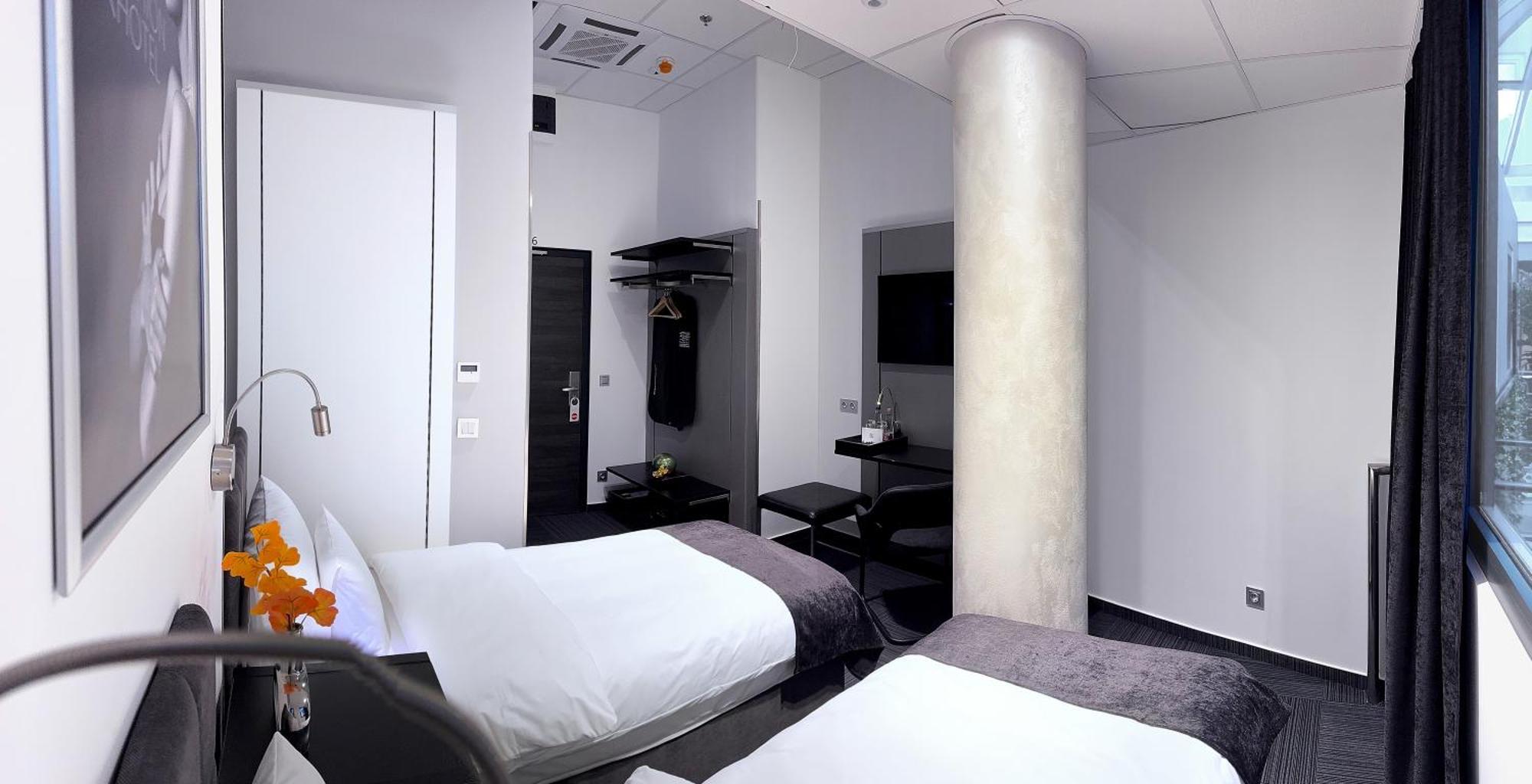 Fashion City Hotel Superior Budapest Esterno foto