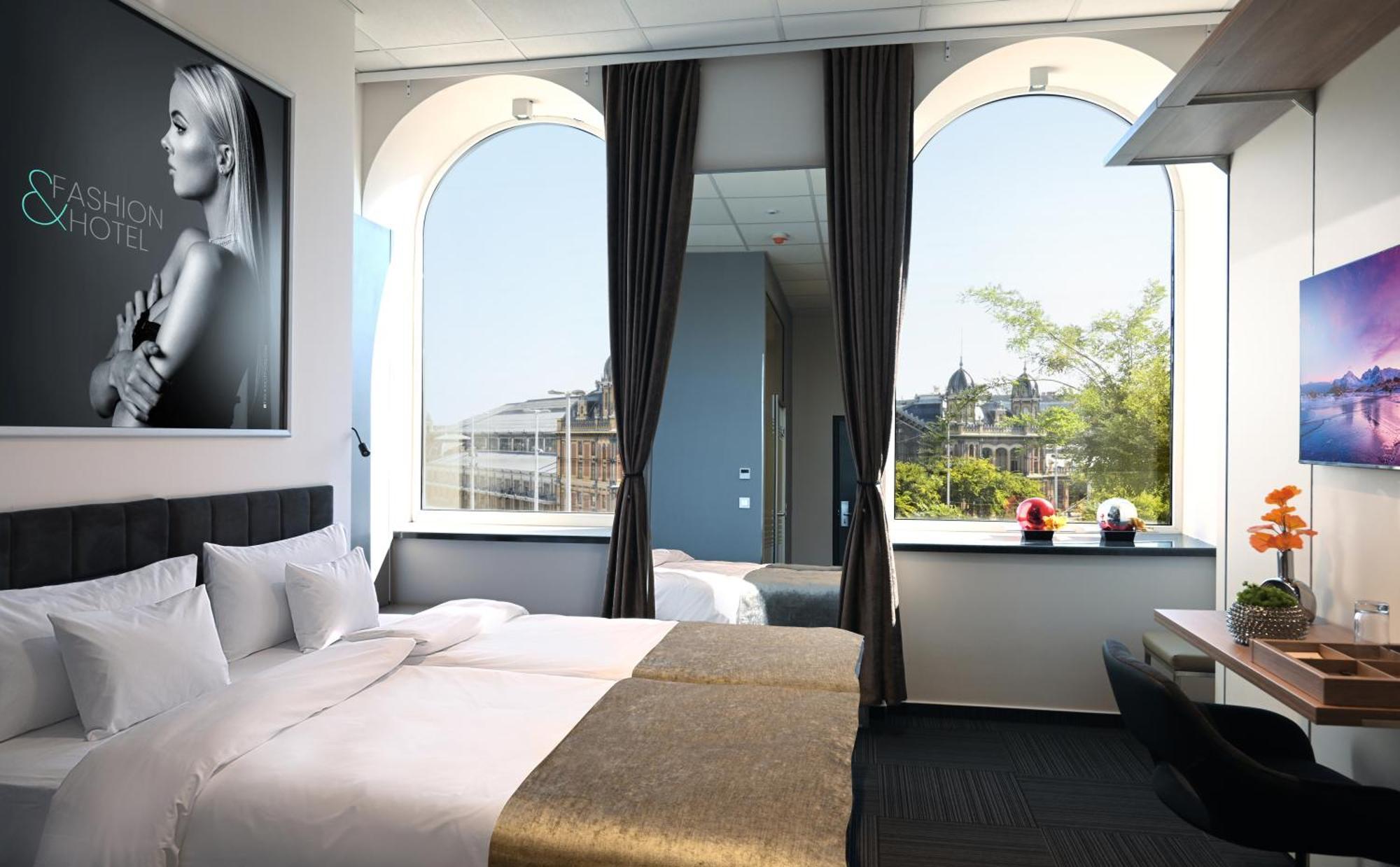 Fashion City Hotel Superior Budapest Esterno foto