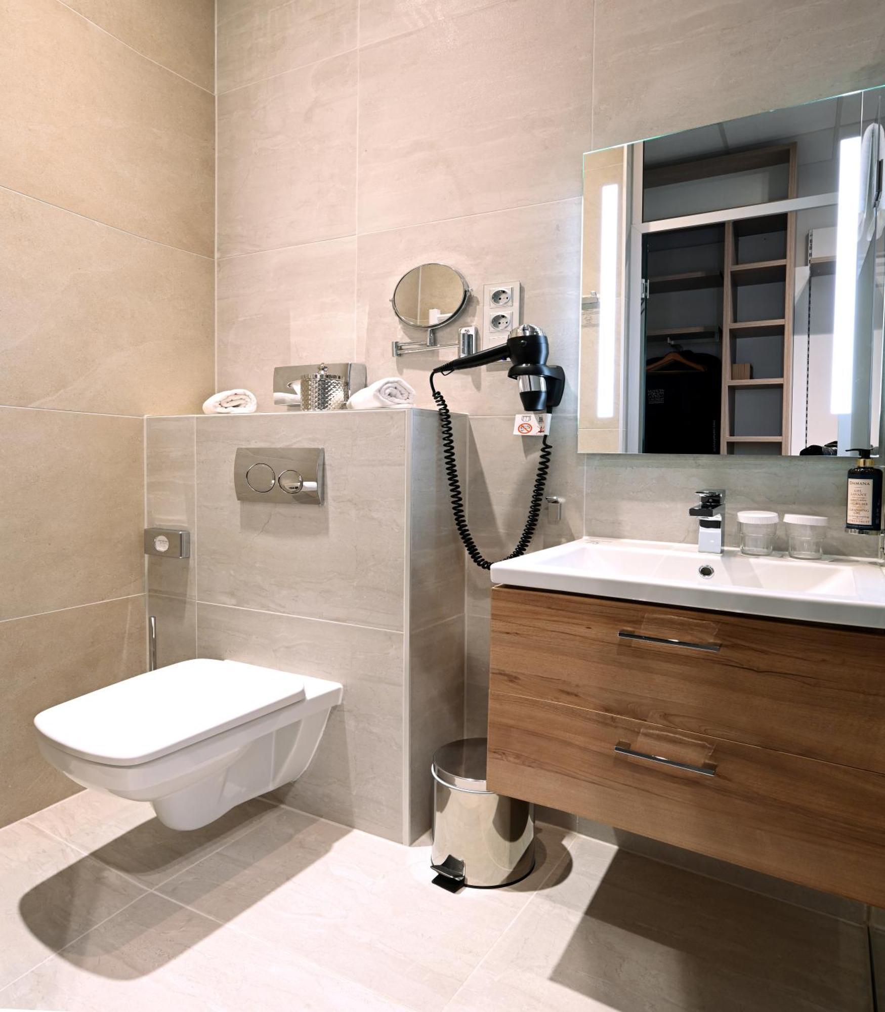 Fashion City Hotel Superior Budapest Esterno foto